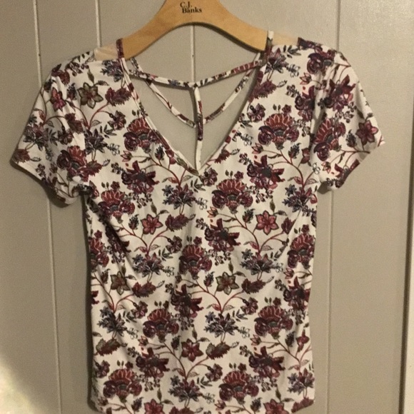 👚(bundle 4 items w/👚for $16) Pullover shirt by Daytrip - Picture 4 of 8